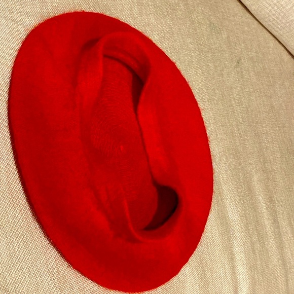 RED BERET one size fits all no tags wool blend New - Picture 11 of 11